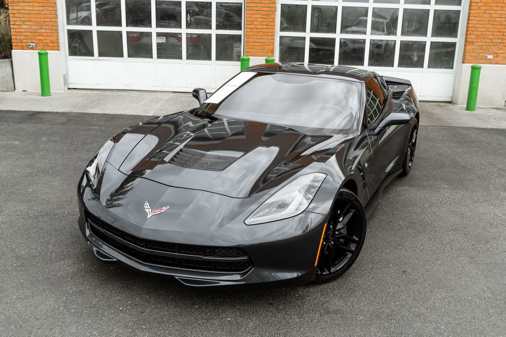 Used 2019 Chevrolet Corvette Stingray Coupe w/ Carbon Flash Badge Package RWD image 2