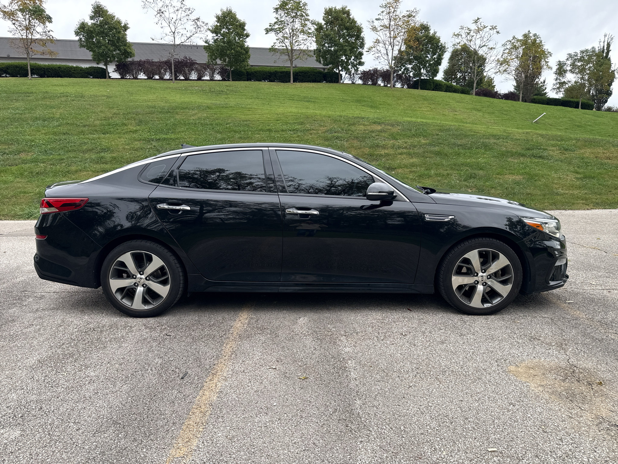 Used 2019 Kia Optima S w/ S Panoramic Sunroof Package FWD image 3