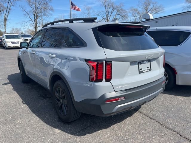 Used 2023 Kia Sorento S w/ Panoramic Sunroof Package image 3