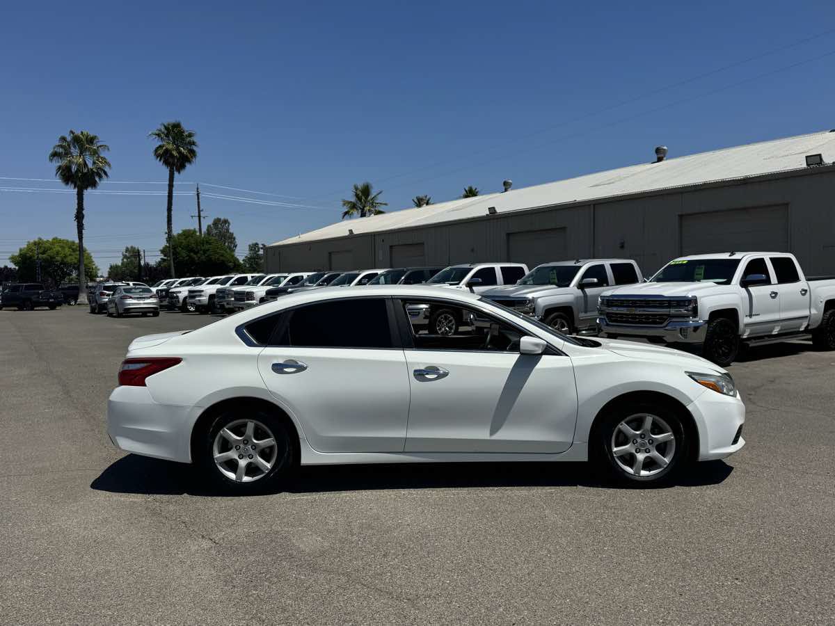 Used 2016 Nissan Altima 2.5 S w/ Power Driver Seat Package FWD image 10