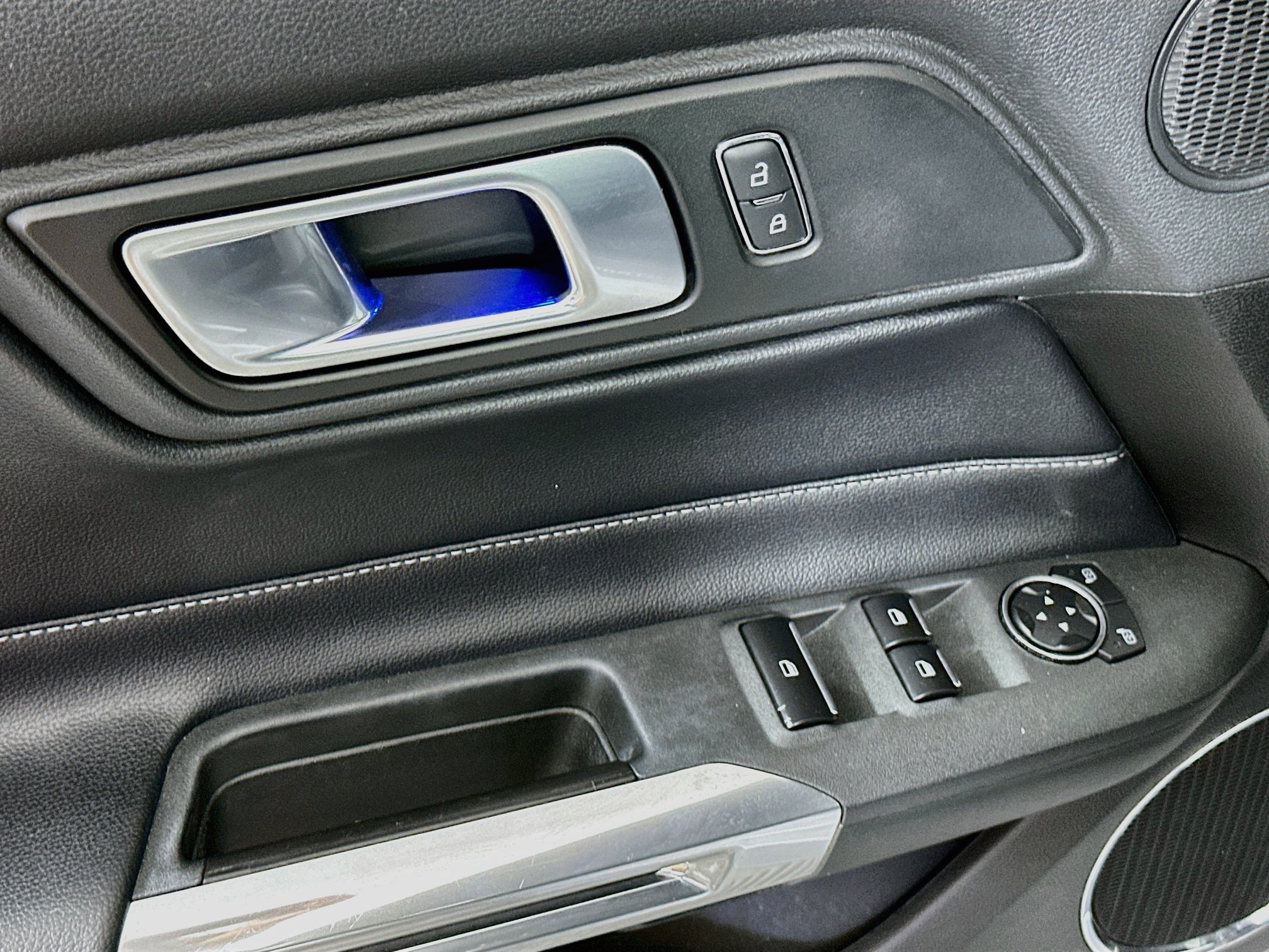 Used 2022 Ford Mustang Premium RWD image 15
