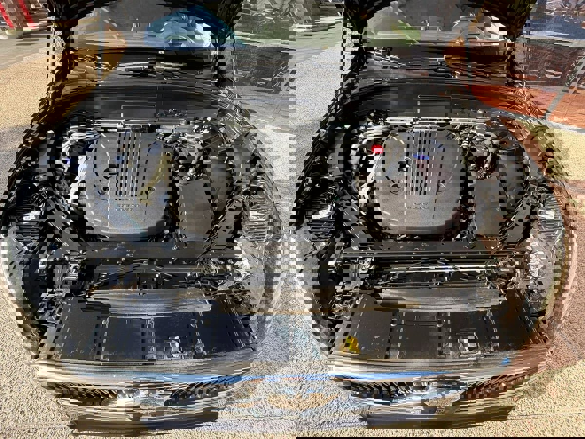 Used 2022 Volvo XC60 B5 Momentum image 22