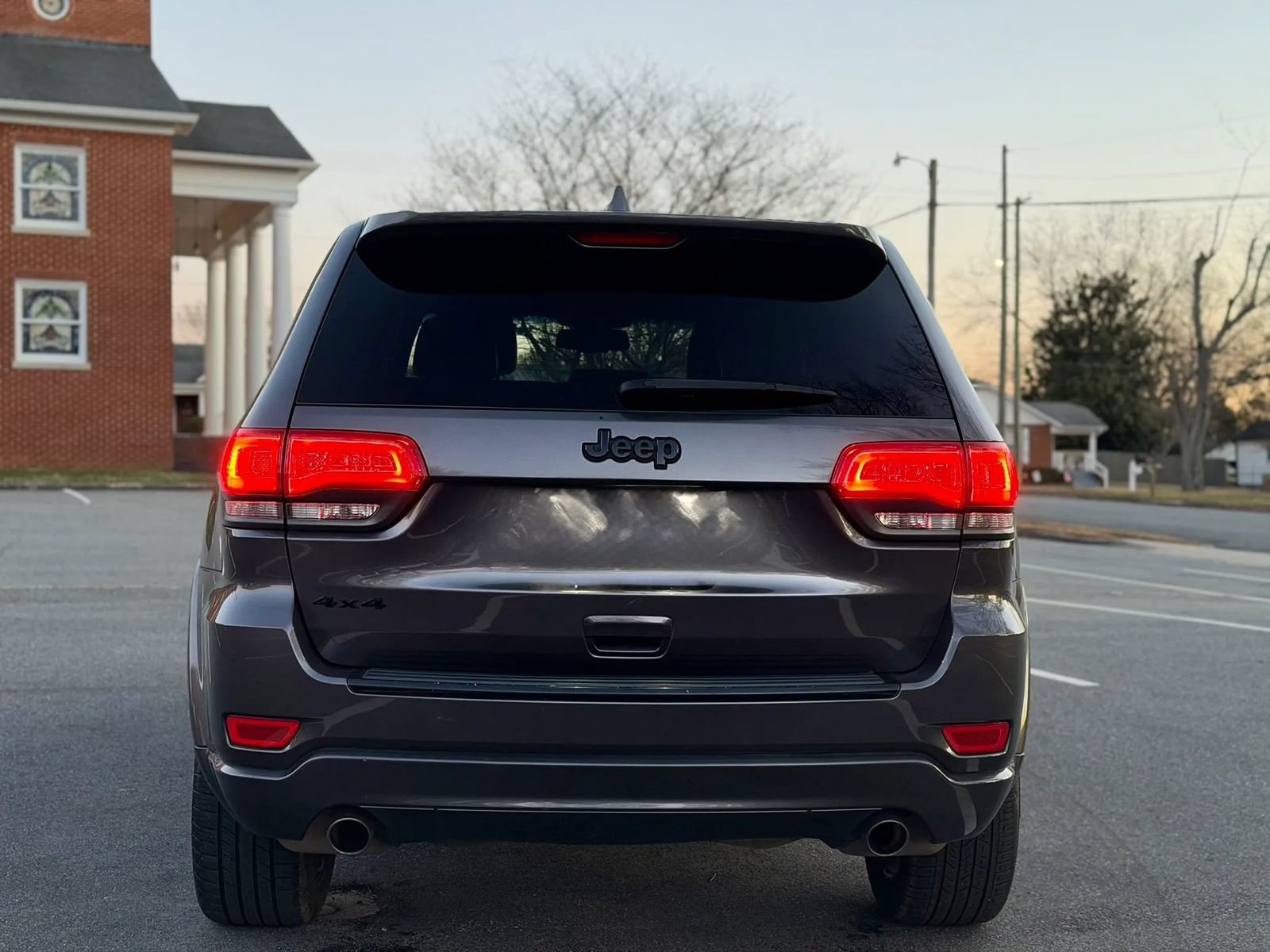 Used 2015 Jeep Grand Cherokee Altitude AWD/4WD image 5