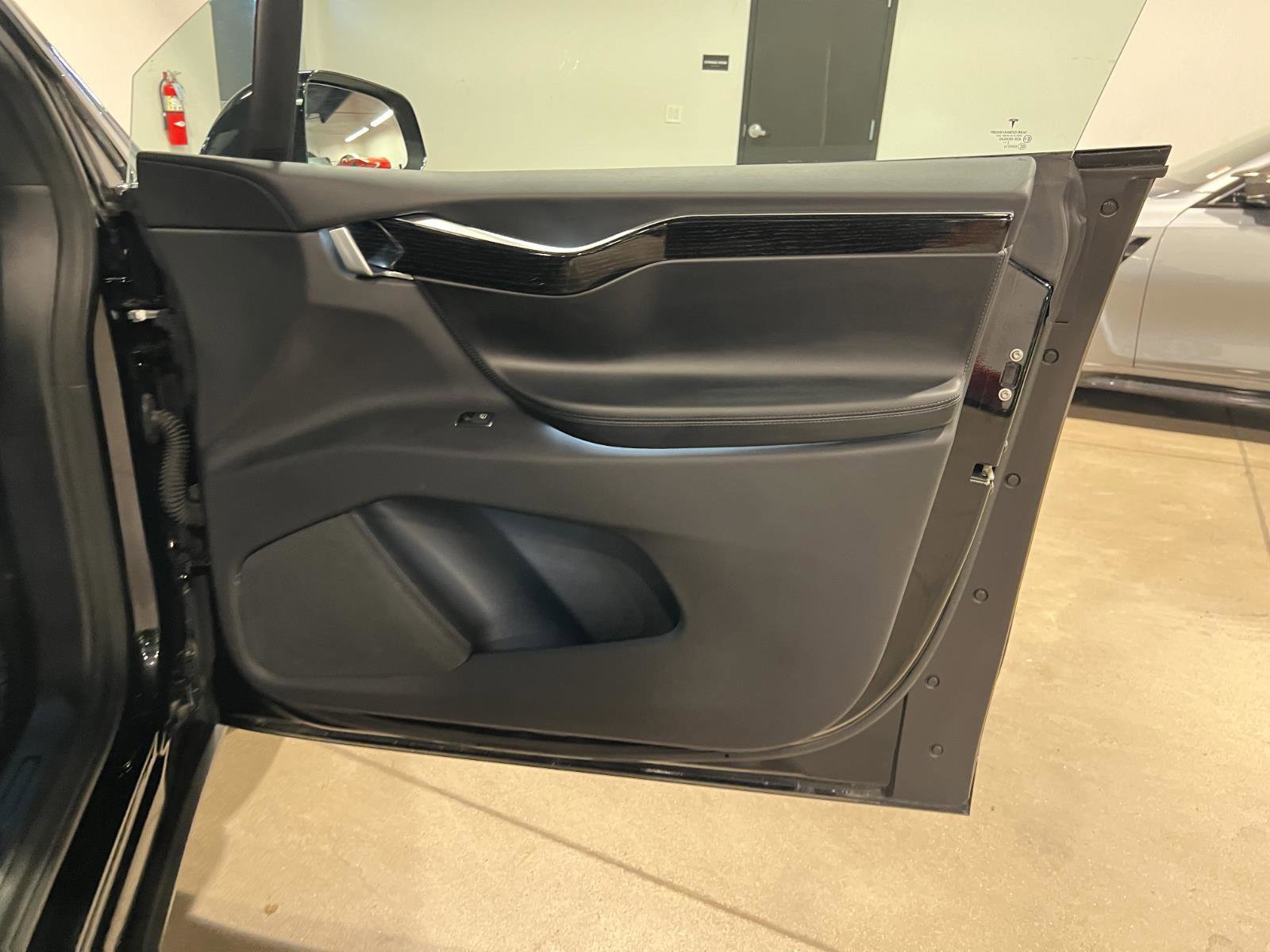 Used 2018 Tesla Model X 75D image 41