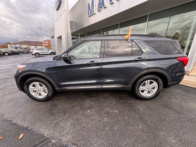 Certified 2022 Ford Explorer XLT w/ Equipment Group 202A image 4