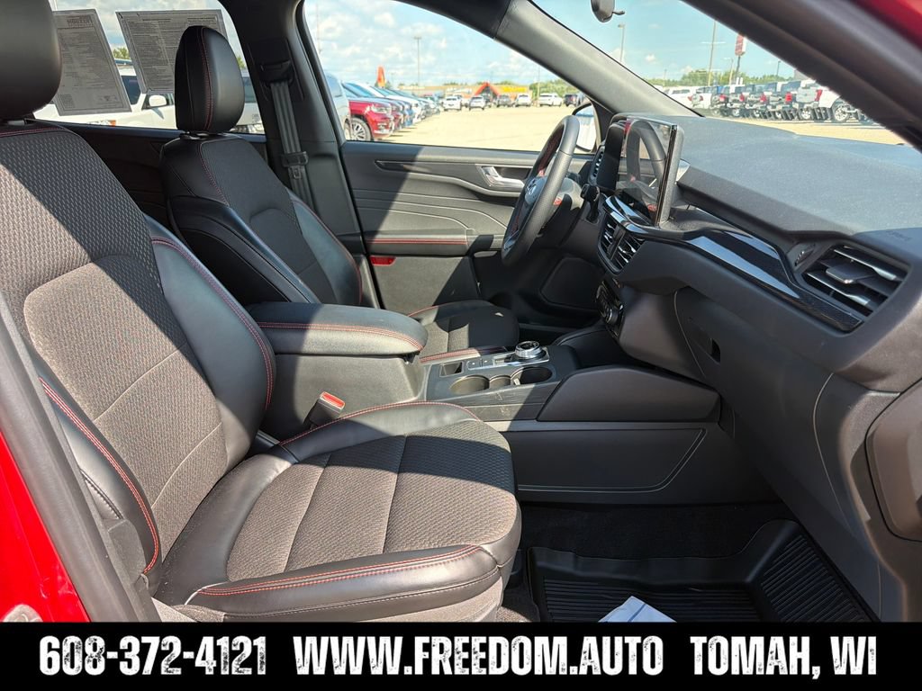 Used 2024 Ford Escape ST-Line w/ Tech Pack #1 AWD/4WD image 31