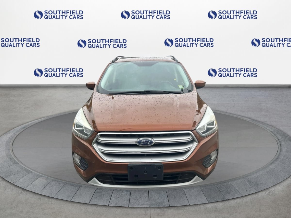 Used 2017 Ford Escape SE w/ Equipment Group 201A AWD/4WD image 9