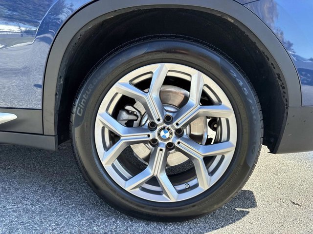 Used 2025 BMW X4 xDrive30i image 10