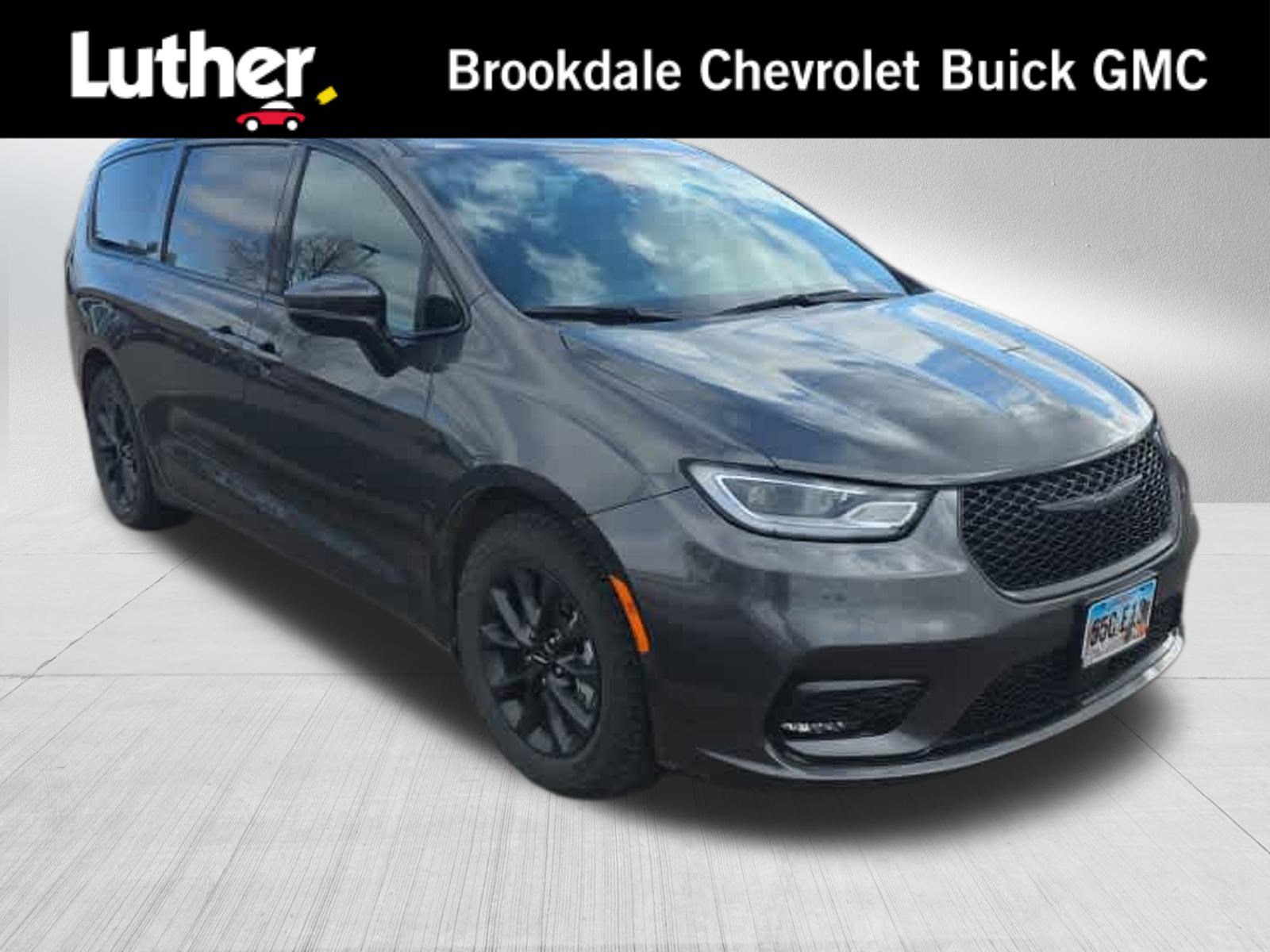 Used 2023 Chrysler Pacifica Touring w/ S Appearance Package image 1