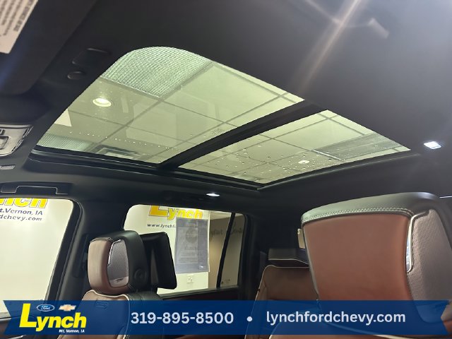 Used 2024 GMC Yukon XL Denali Ultimate AWD/4WD image 4