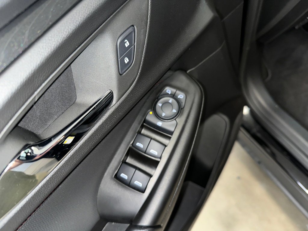 Certified 2023 Chevrolet TrailBlazer RS w/ Convenience Package image 5