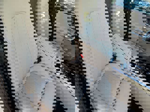 Used 2023 Mercedes-Benz EQB 250+ w/ Exclusive Package image 21