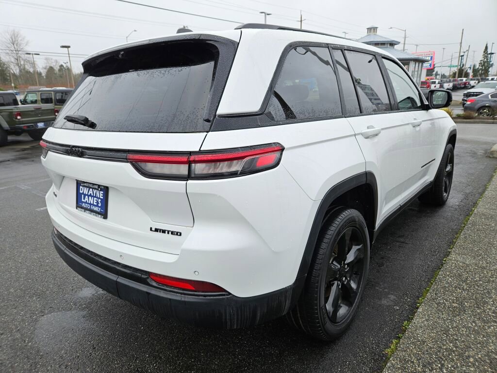 Used 2023 Jeep Grand Cherokee Limited w/ Luxury Tech Group II image 5