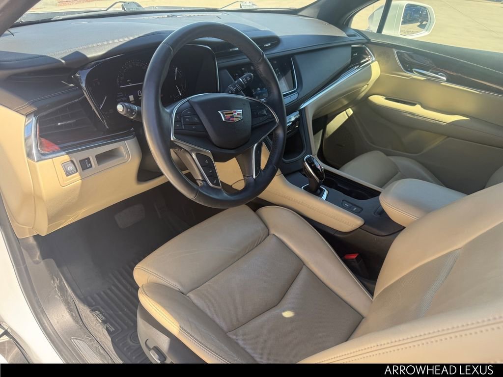 Used 2017 Cadillac XT5 Premium Luxury w/ LPO, Wheel Lock Package image 13