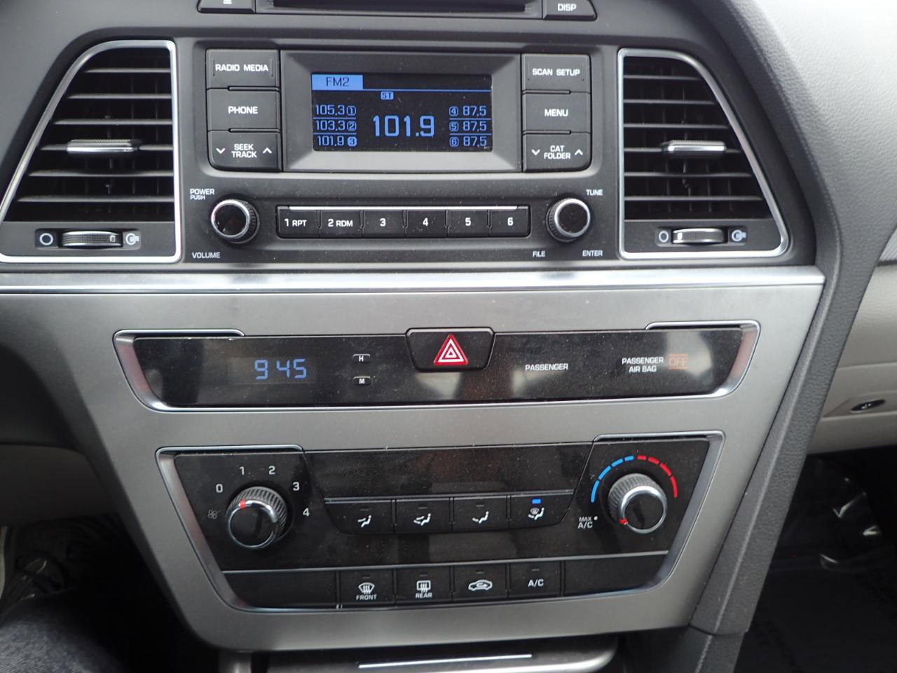Used 2015 Hyundai Sonata SE FWD image 17