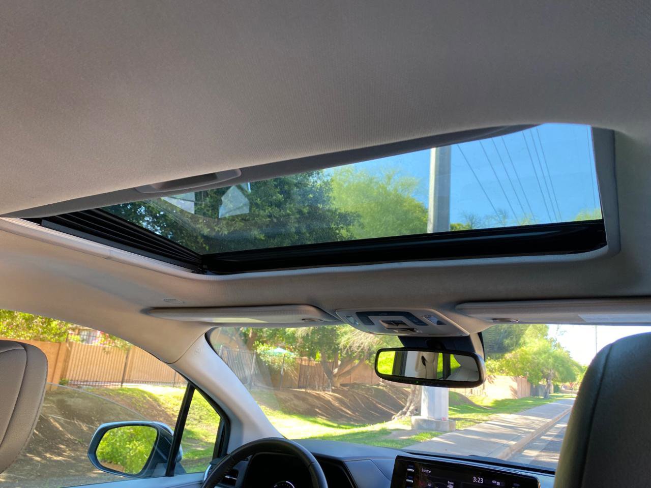 Used 2023 Toyota Sienna XLE FWD image 47