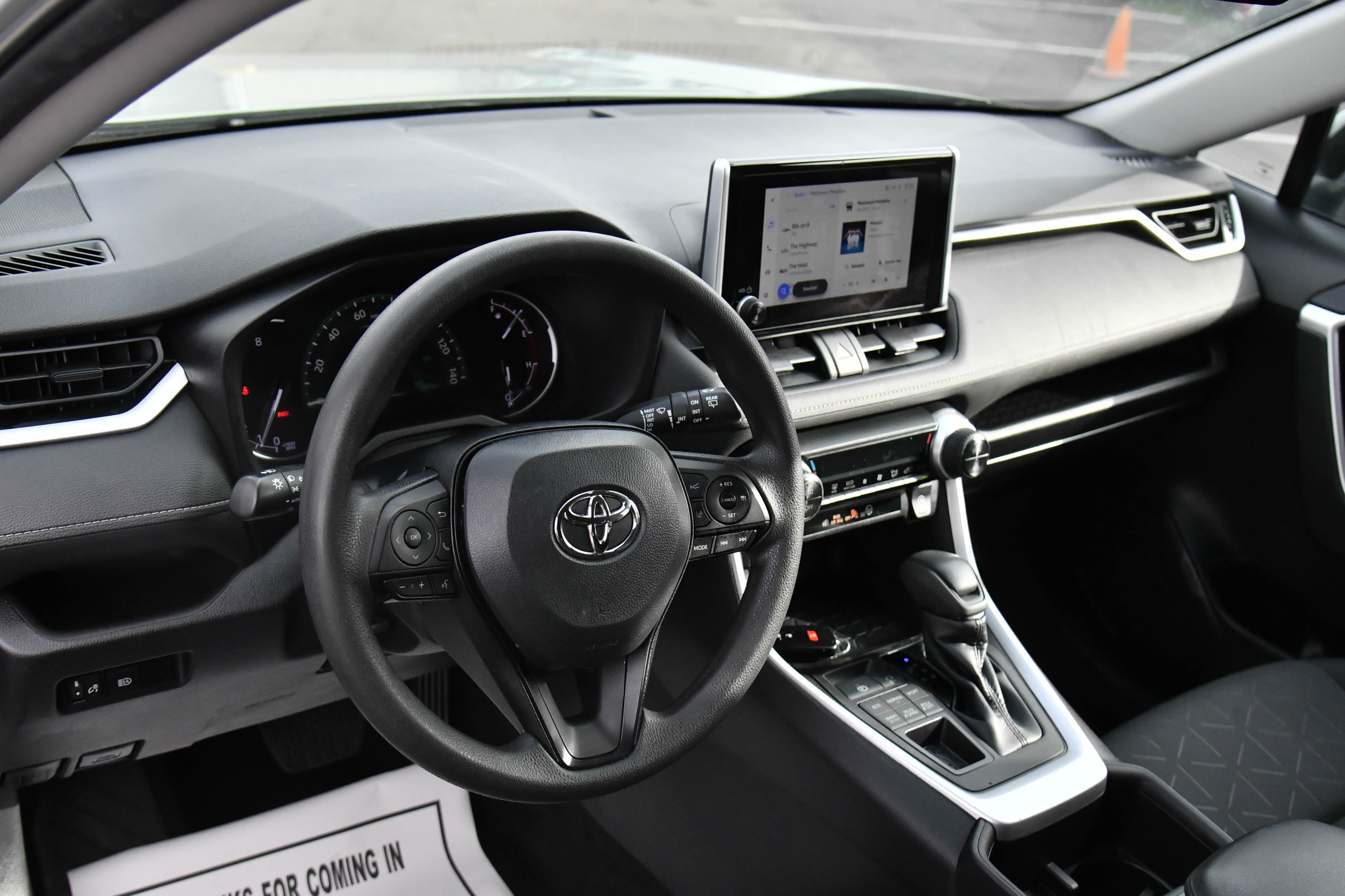 Used 2023 Toyota RAV4 XLE image 16