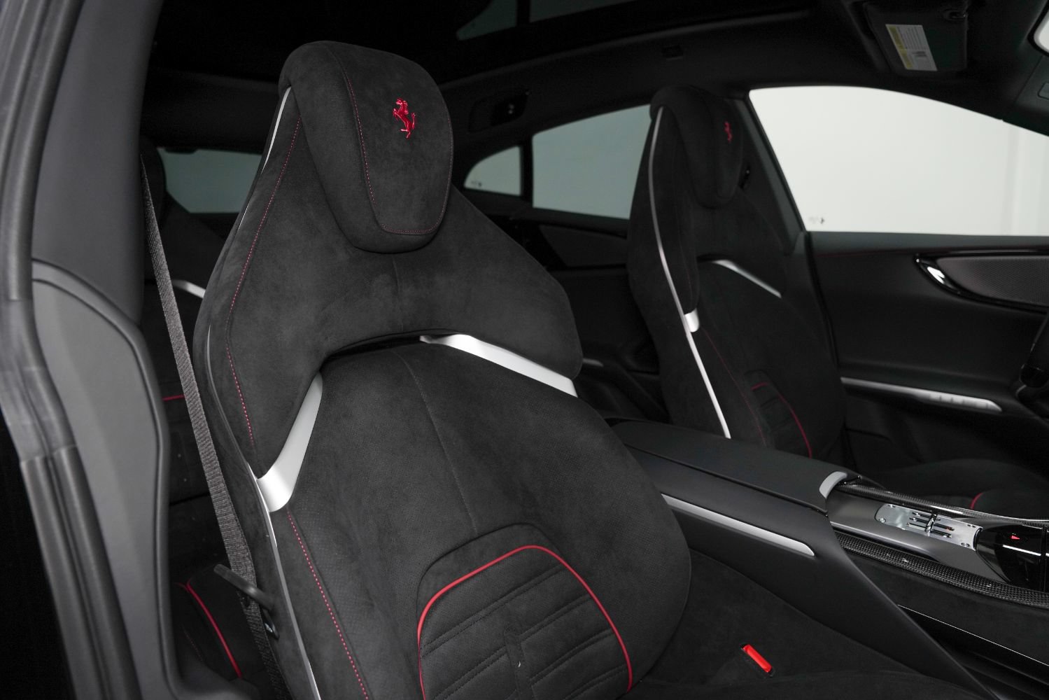 Used 2026 Ferrari Purosangue AWD/4WD image 28