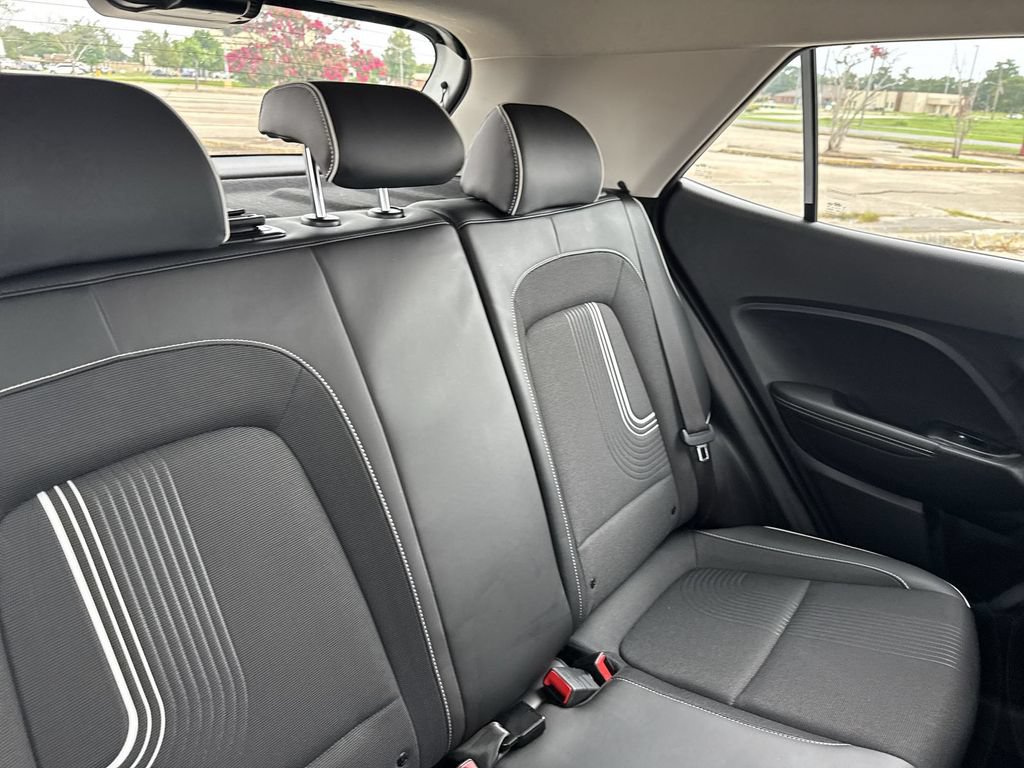 Used 2024 Hyundai Venue Limited FWD image 33