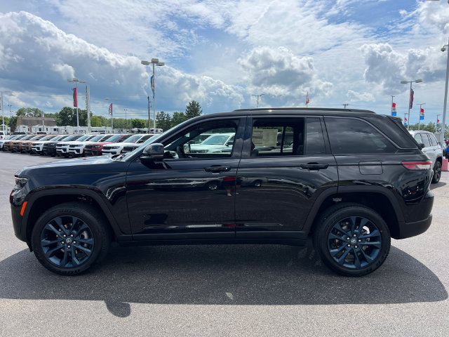 New 2026 Jeep Grand Cherokee Limited AWD/4WD image 4