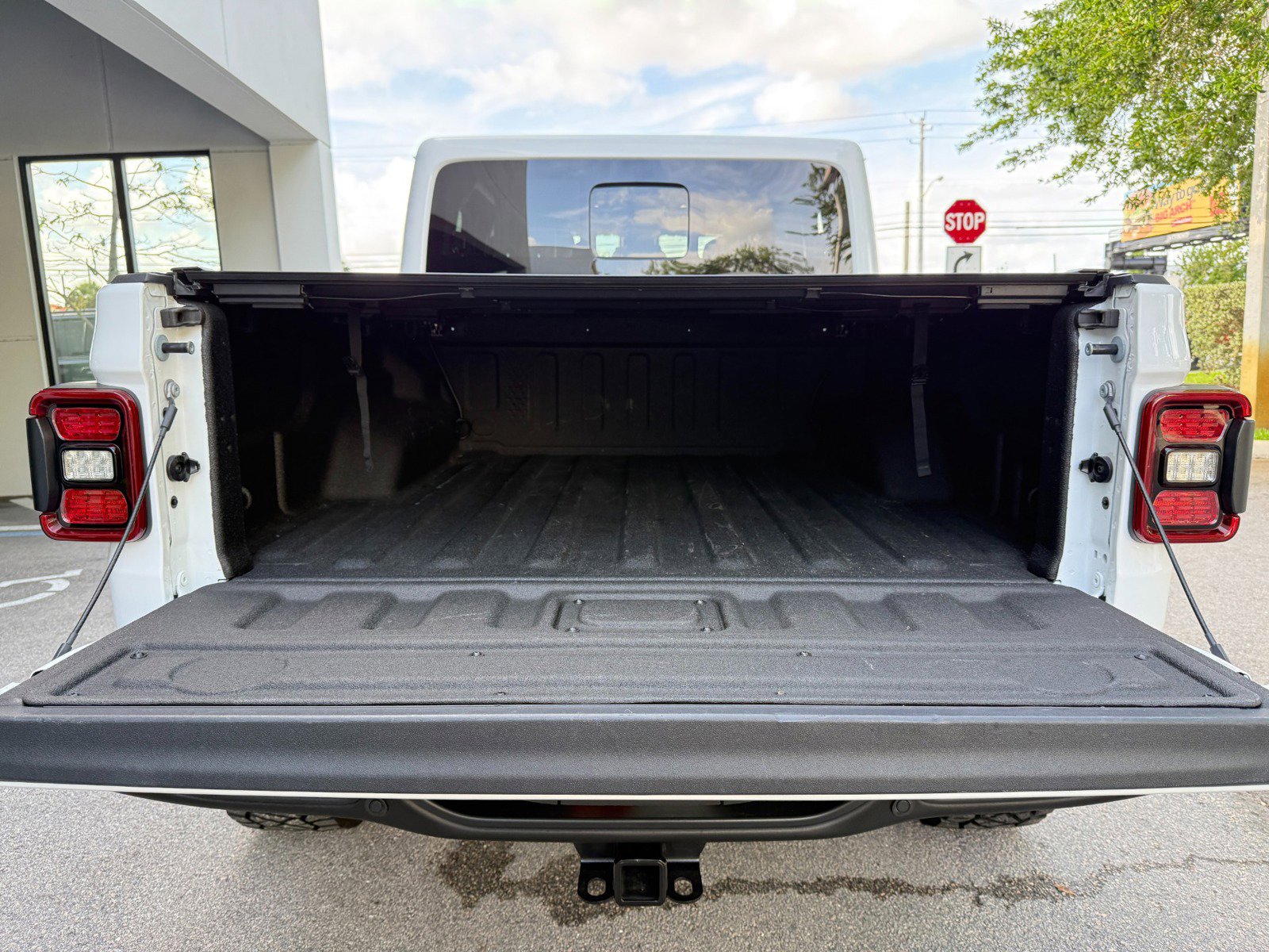 Used 2024 Jeep Gladiator Mojave AWD/4WD image 36