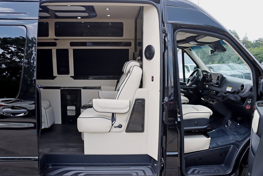 Used 2024 Mercedes-Benz Sprinter 3500 image 29