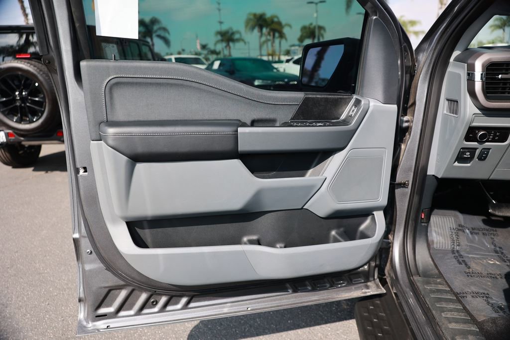 Used 2025 Ford F150 Lightning XLT AWD/4WD image 17