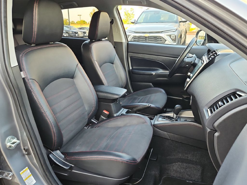 Used 2025 Mitsubishi Outlander Sport SE AWD/4WD image 31