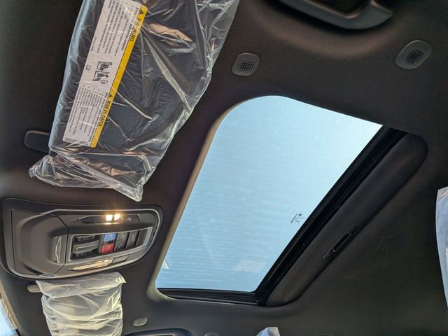 New 2026 Jeep Grand Cherokee Laredo image 12