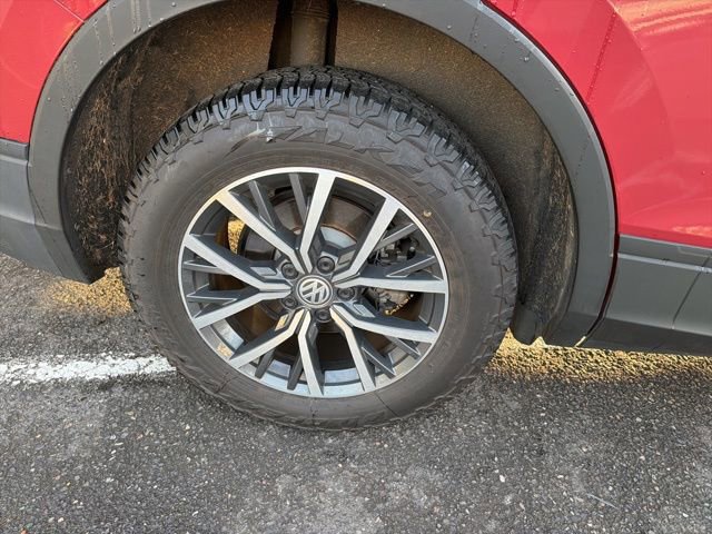 Used 2019 Volkswagen Tiguan SE w/ Panoramic Sunroof Package image 15