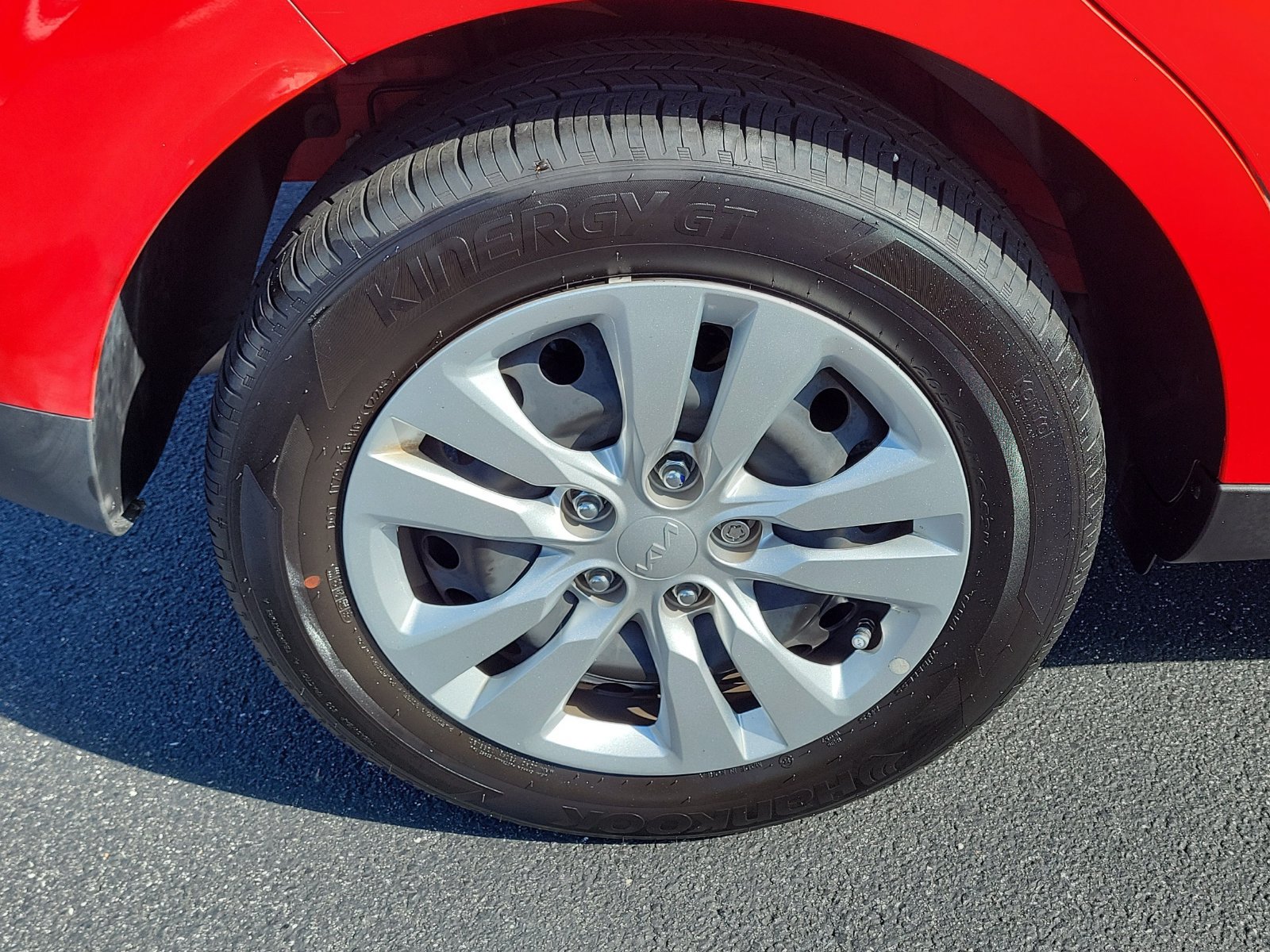 Used 2025 Kia Soul LX FWD image 5