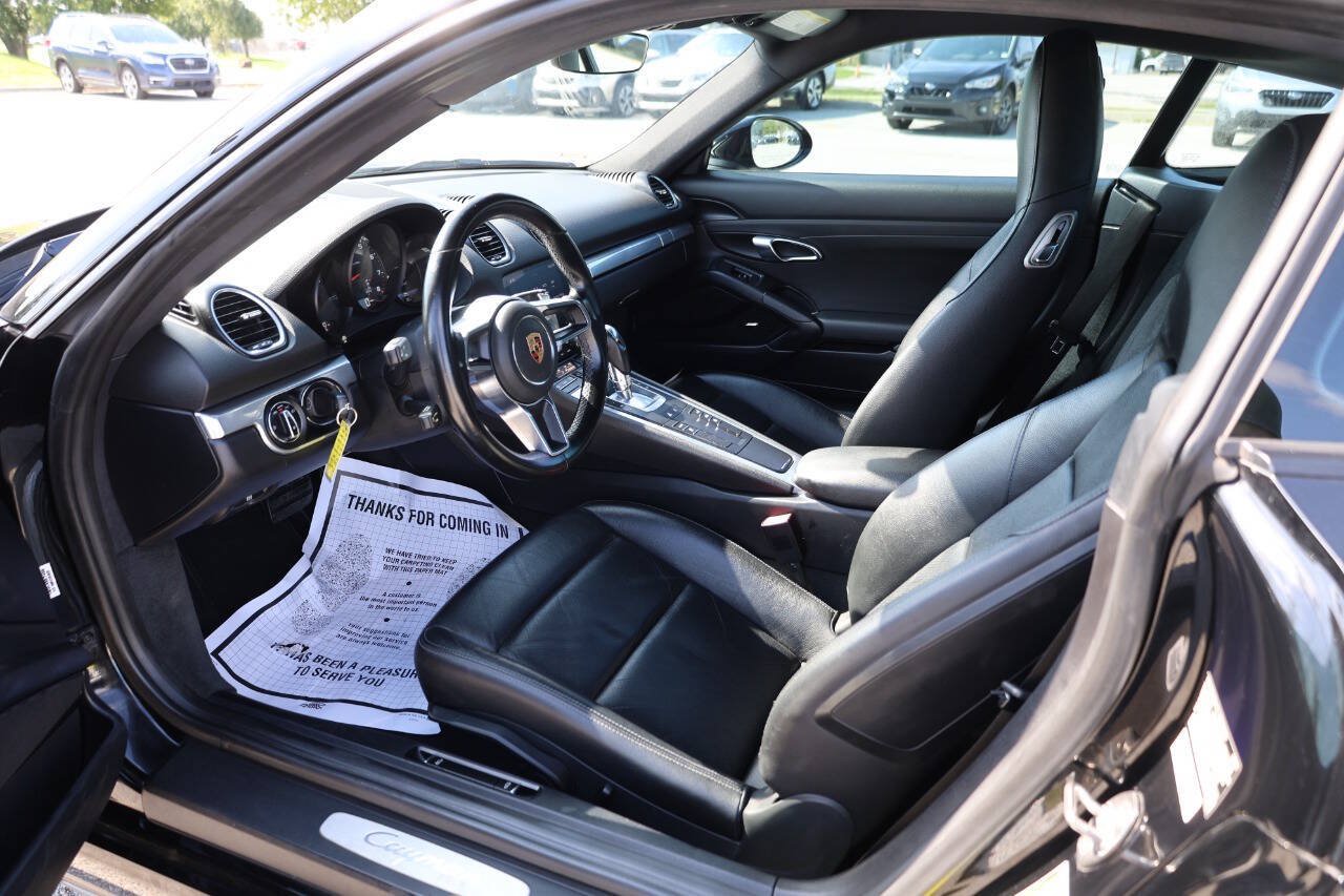Used 2019 Porsche 718 Cayman RWD image 12