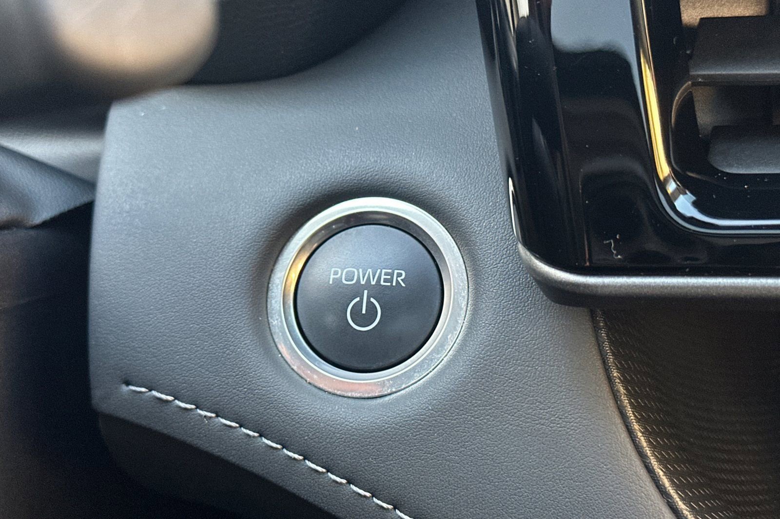 Used 2024 Toyota Highlander Limited image 21