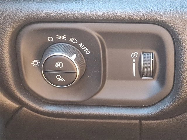 Used 2023 RAM 3500 Tradesman w/ Chrome Appearance Group image 28