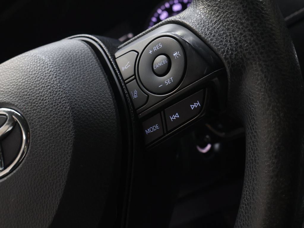 Used 2019 Toyota RAV4 LE FWD image 20