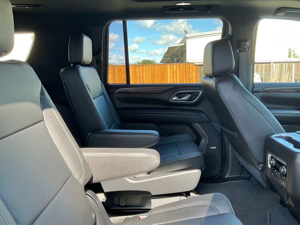 Used 2021 Chevrolet Suburban Z71 w/ Luxury Package image 29