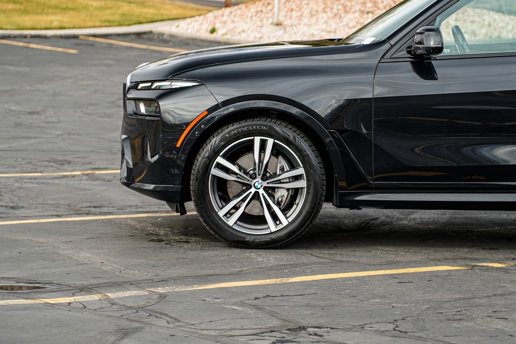 Used 2023 BMW X7 xDrive40i w/ M Sport Package image 8