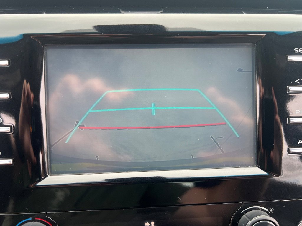 Used 2018 Toyota Camry SE FWD image 30
