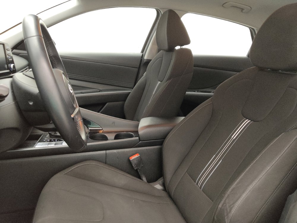 Used 2022 Hyundai Elantra SEL w/ Convenience Package FWD image 17
