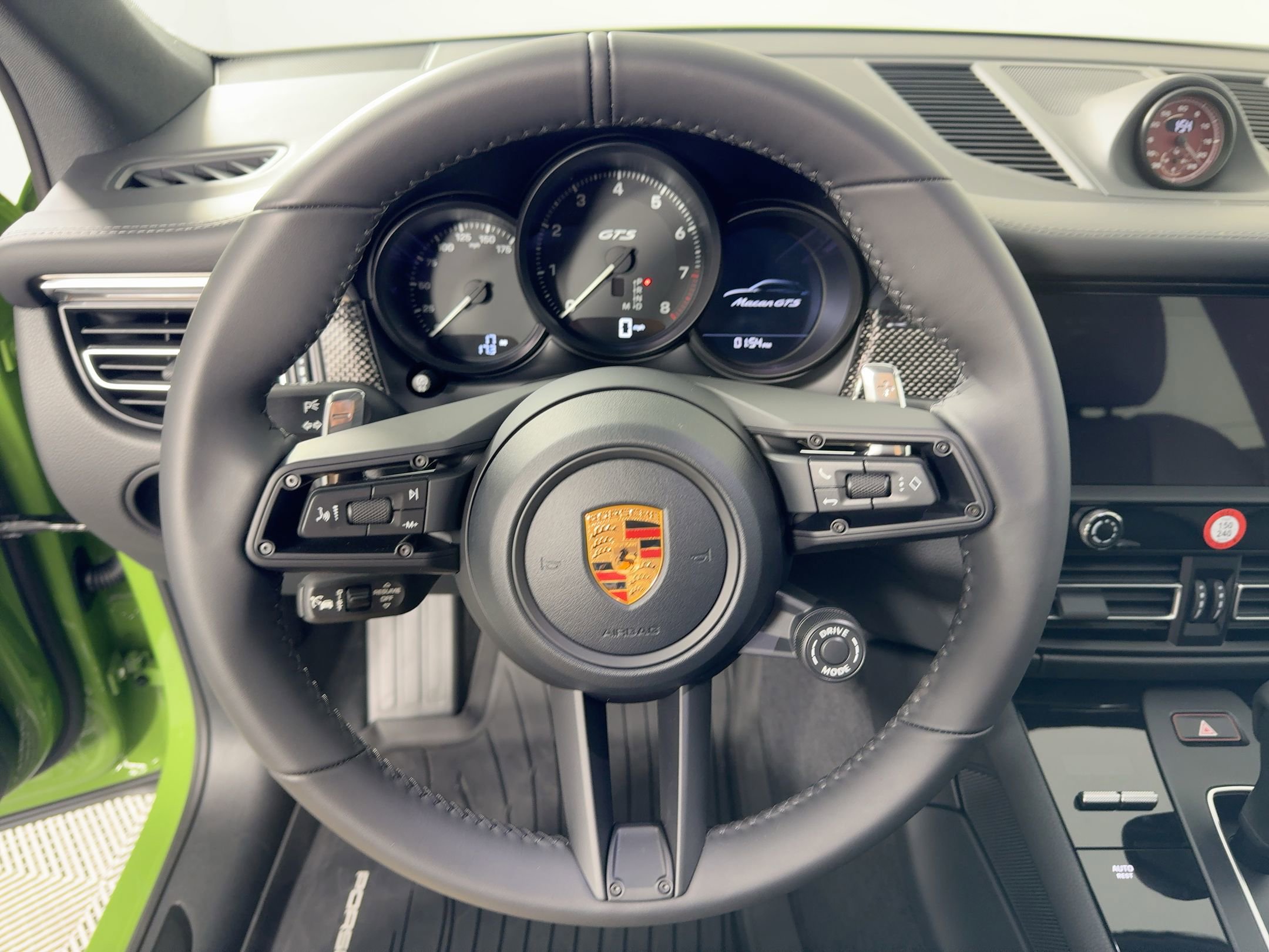 Used 2026 Porsche Macan GTS AWD/4WD image 18