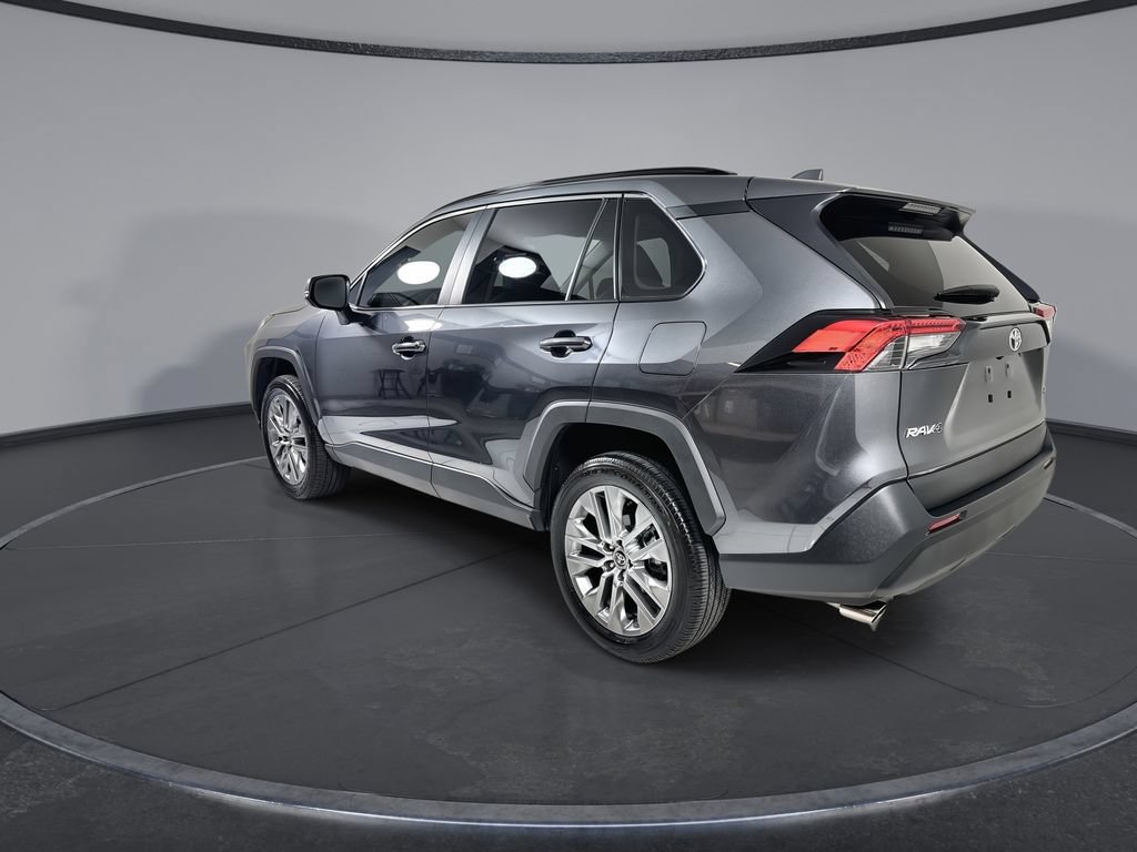 Used 2025 Toyota RAV4 XLE Premium FWD image 6