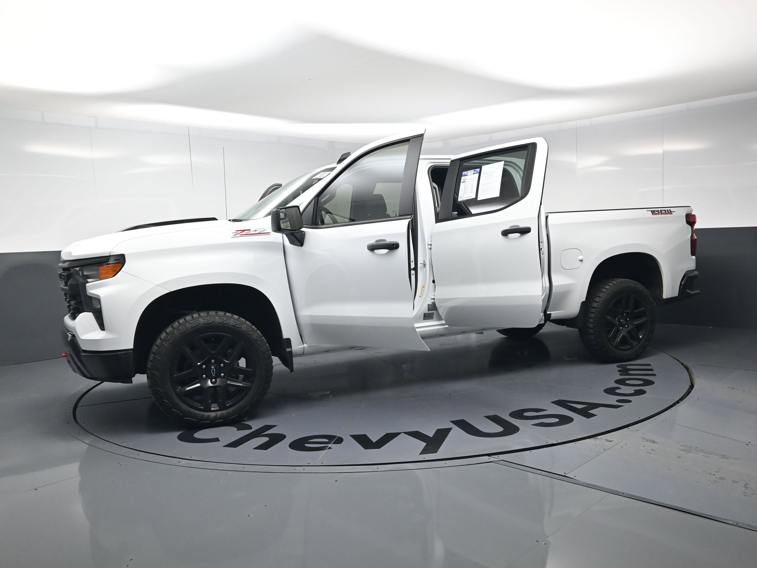 Used 2024 Chevrolet Silverado 1500 Custom Trail Boss w/ LPO, Dark Essentials Package image 37