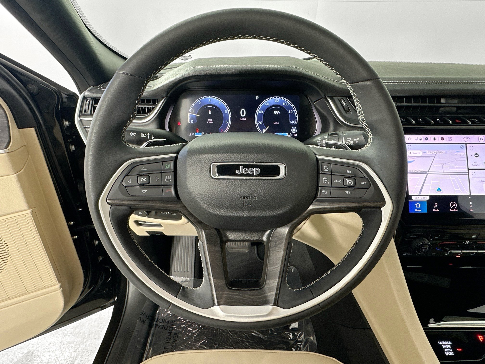 Used 2023 Jeep Grand Cherokee L Limited AWD/4WD image 11