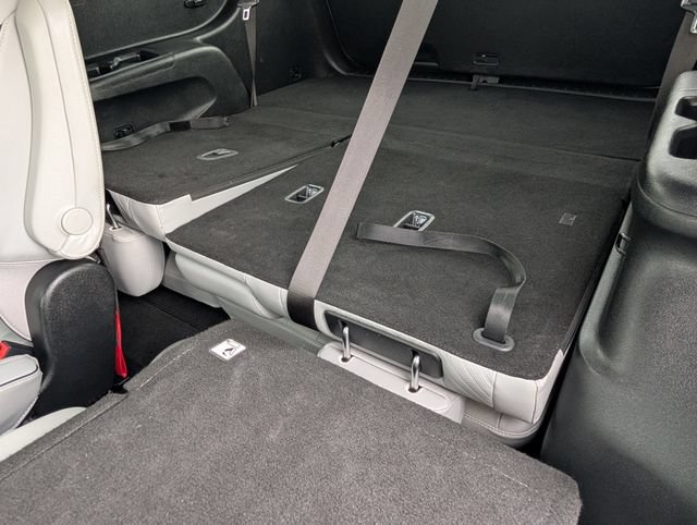 Used 2024 Hyundai Palisade SEL FWD image 19