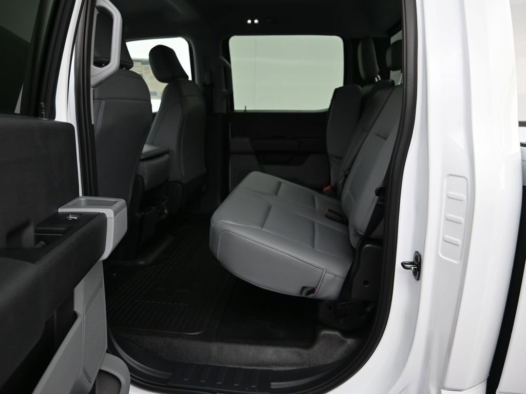 New 2026 Ford F250 XL w/ XL Chrome Package image 25