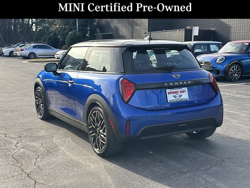 Used 2025 MINI Cooper 2-Door Hardtop image 2