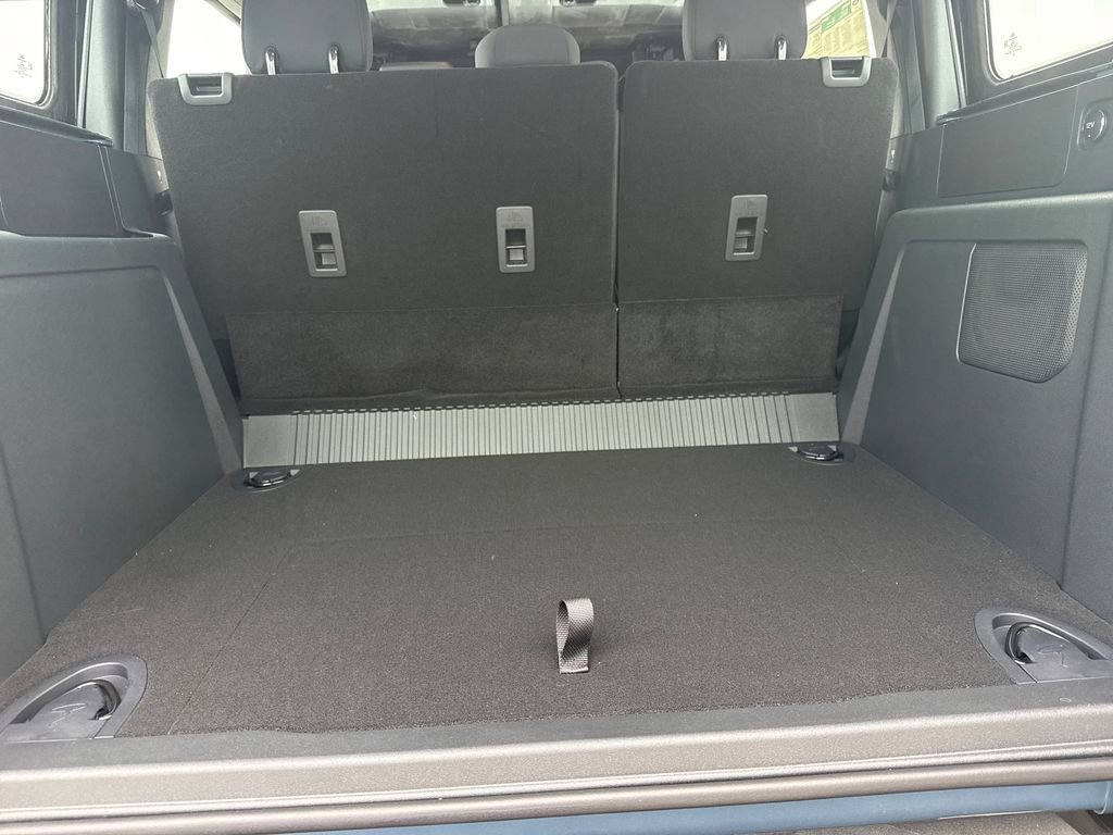 New 2025 Ford Bronco 4-Door image 21