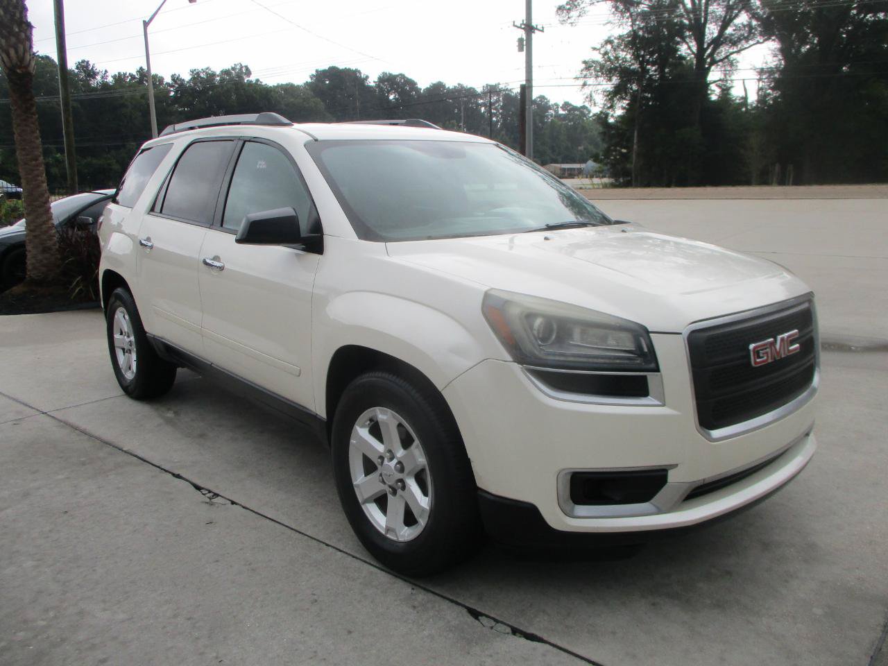 Used 2015 GMC Acadia SLE FWD image 10
