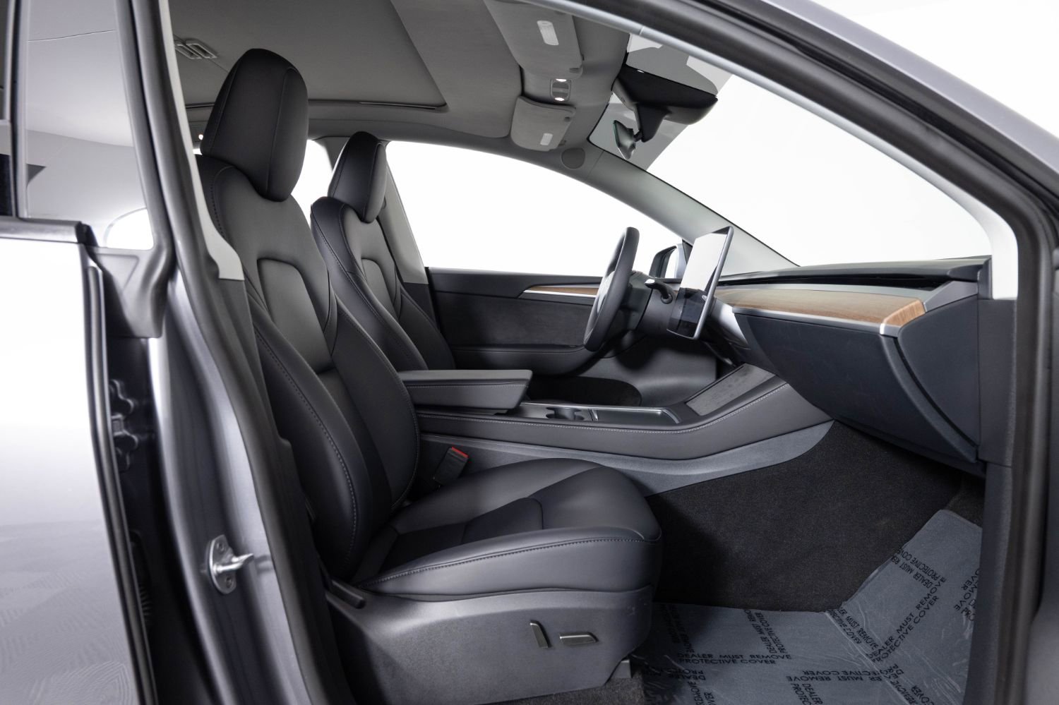 Used 2025 Tesla Model Y Long Range image 27