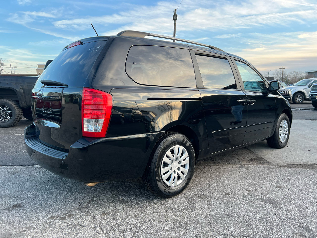 Used 2012 Kia Sedona LX image 6